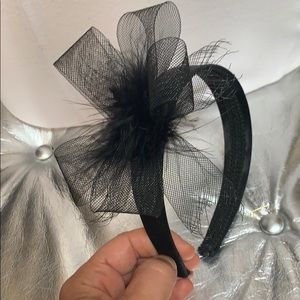 Feathery and mesh headband